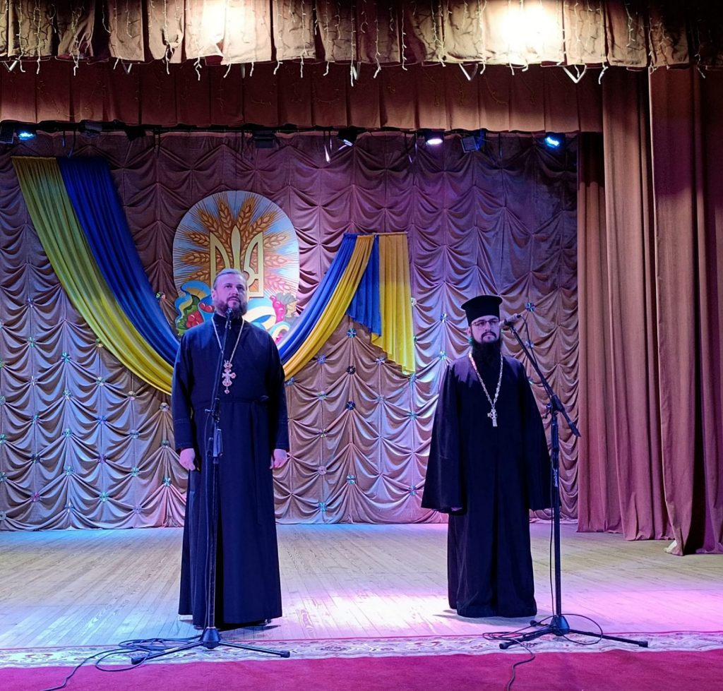 Фото до матеріалу: Матері Маневицької громади отримали почесні звання та допомогу загиблим захисникам