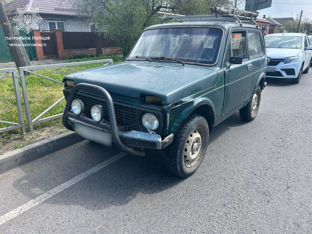 Фото до матеріалу: У Черкасах водій «Ниви» перевищив швидкість і протаранив дві автівки
