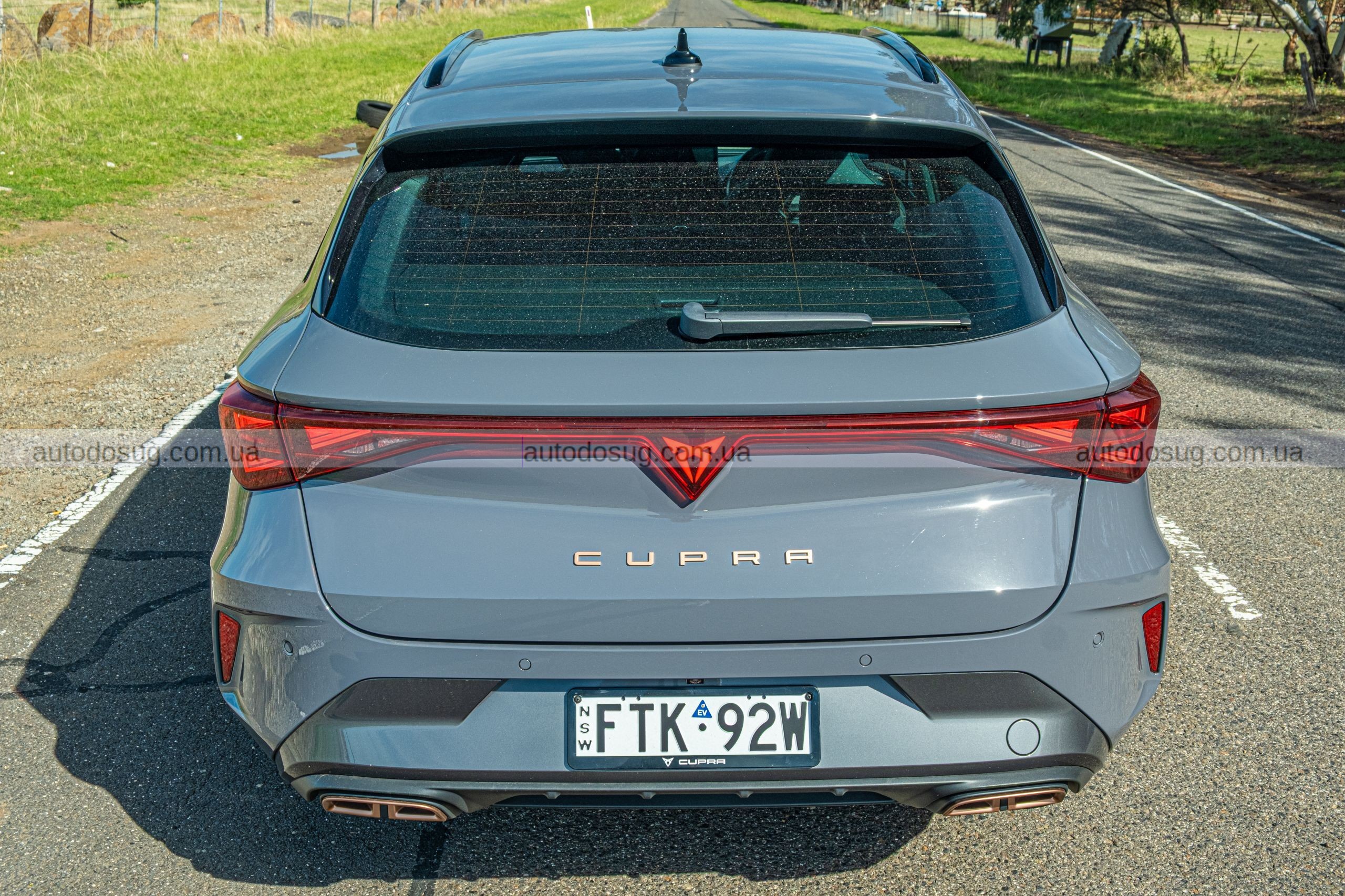 Фото до матеріалу: Cupra Leon Sportstourer VZe: гібридний універсал, який не губиться в потоці