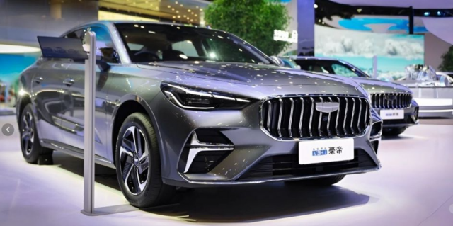 Фото до матеріалу: Geely Emgrand i-HEV встановив рекорд витрати пального та готується до масового виробництва