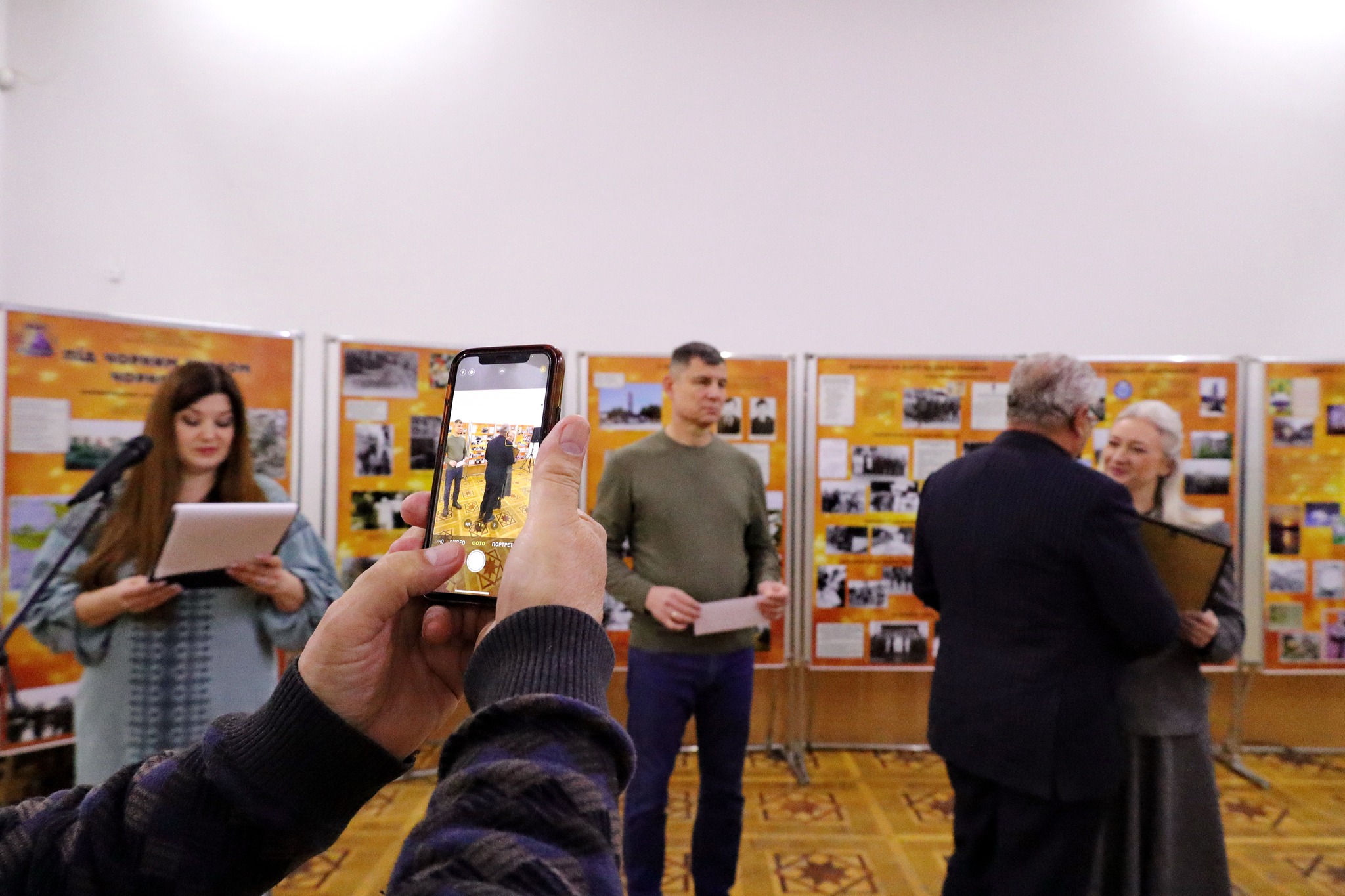 Фото до матеріалу: У Вінниці презентували виставку «Чорнобильська катастрофа. Післямова»