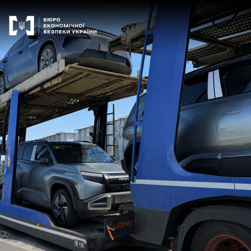 Фото до матеріалу: Автодилери спробували незаконно перемістити електромобілі через кордон