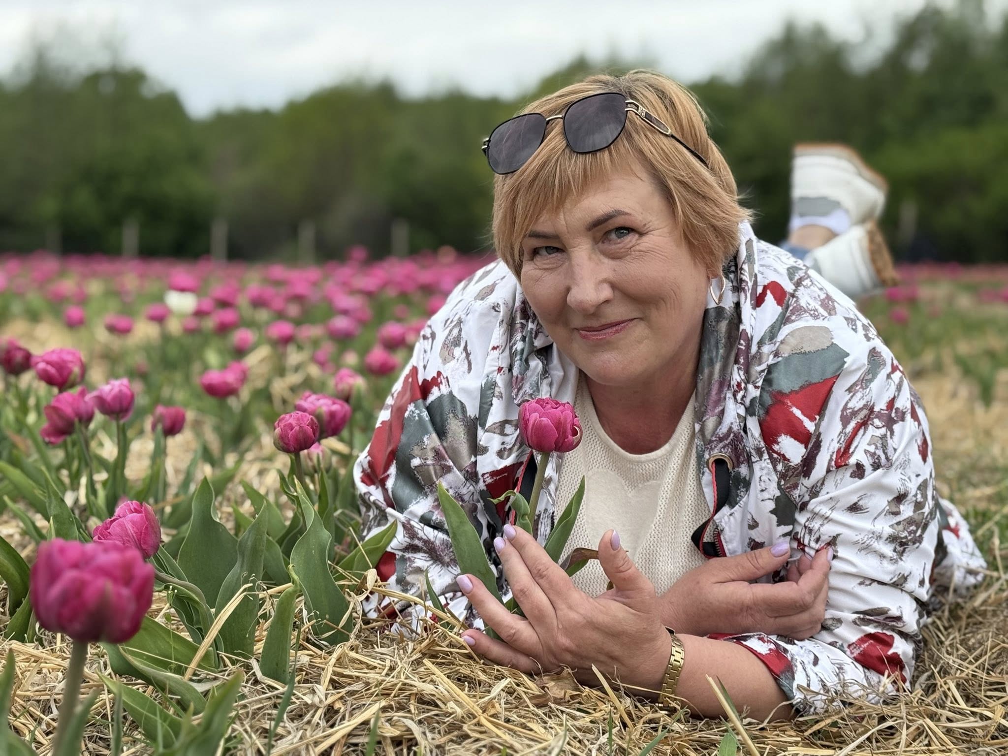 Фото до матеріалу: Мамі захисників із Велимченщини подарували день тюльпанів