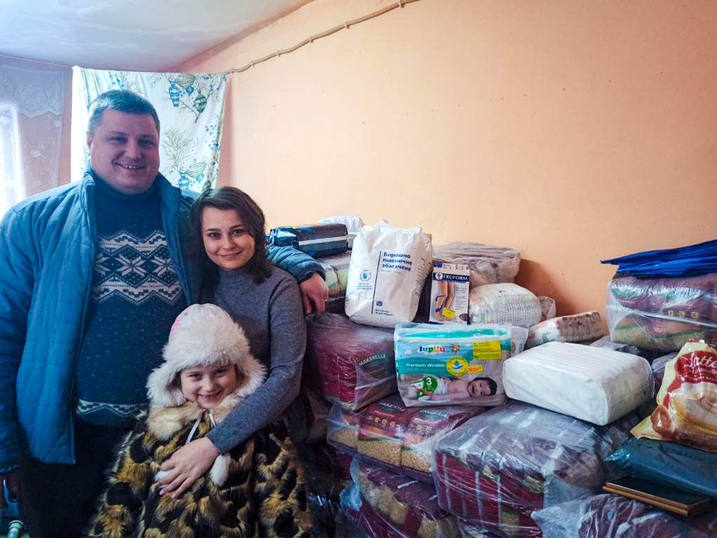 Фото до матеріалу: Волонтерка Дар'я Воскобойник: як родина з Павлограда допомагає ВПО та військовим