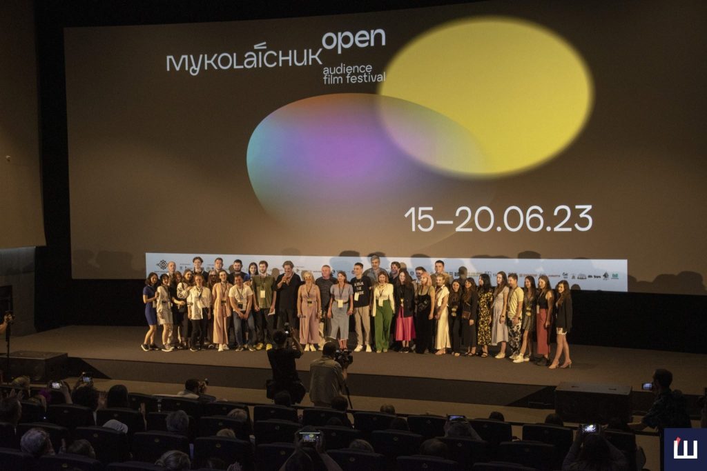Фото до матеріалу: Бренд «[не] Хустка» презентував колекцію аксесуарів за мотивами архівної вишивки