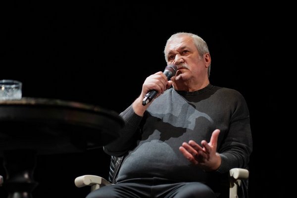Фото до матеріалу: Василь Шкляр про крадіжку книжок: «Людина, що йде на злочин, щоб прочитати мою книгу, це приємно»