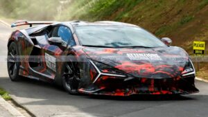 Фото до матеріалу: Квітневий імпорт вживаних авто в Україну скоротився на 5%: бензинові моделі продовжують домінувати