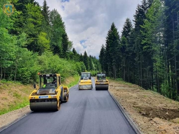 Фото до матеріалу: На Львівщині триває ремонт дороги Східниця