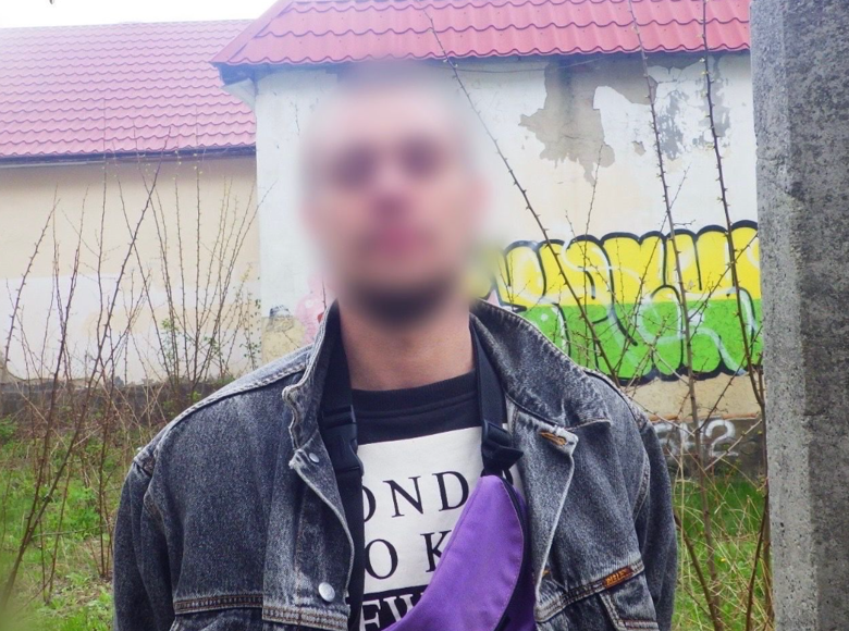 Фото до матеріалу: У Києві чоловіка затримали за те, що він гуляв вулицею зі зброєю та лякав перехожих
