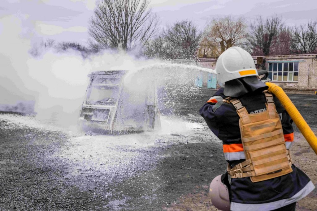 Фото до матеріалу: На Північному ГЗК відпрацювали ліквідацію наслідків бойових дій у складних умовах