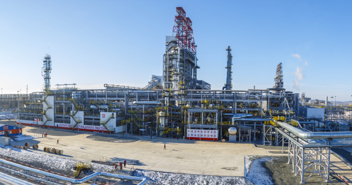 Фото до матеріалу: Українські дрони знищили нафтопереробний завод у Пермі