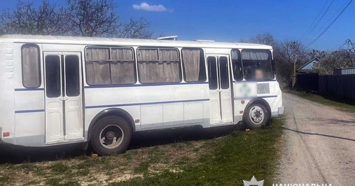 Фото до матеріалу: Чоловік помер біля станції метро «Політехнічний інститут»: у мережі звинуватили працівників метрополітену