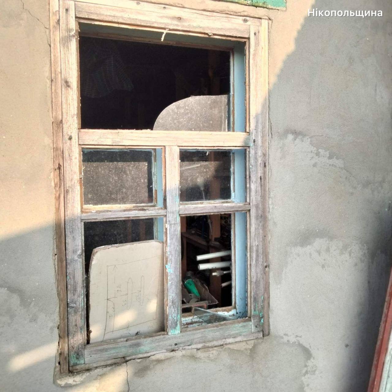 Фото до матеріалу: Понад 20 атак за ніч: на Дніпровщині пошкодили будинки і пожежну частину, збито 16 дронів