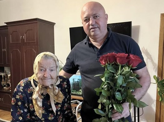 Фото до матеріалу: Хоростків привітав 100-річну ювілярку Ольгу Савич