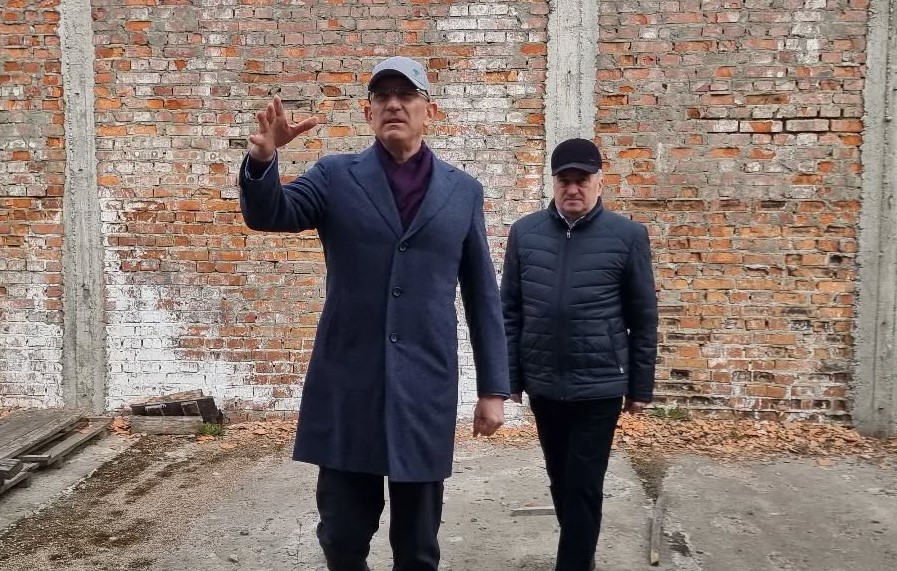 Фото до матеріалу: Велика Березовиця: влада обіцяє завершити будівництво нової школи