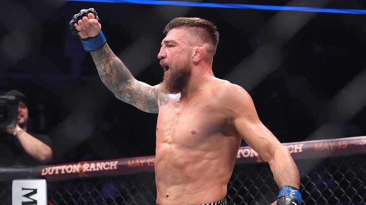 Фото до матеріалу: Ярослав Амосов увійшов до топ-10 рейтингу UFC у напівсередній вазі