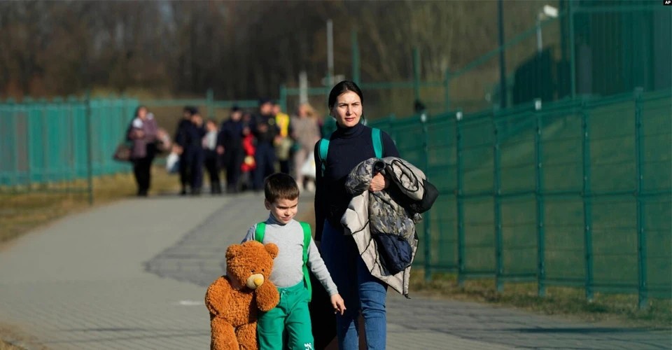 Фото до матеріалу: Євростат оприлюднив нові дані: кількість українців зі статусом тимчасового захисту в ЄС зменшилася