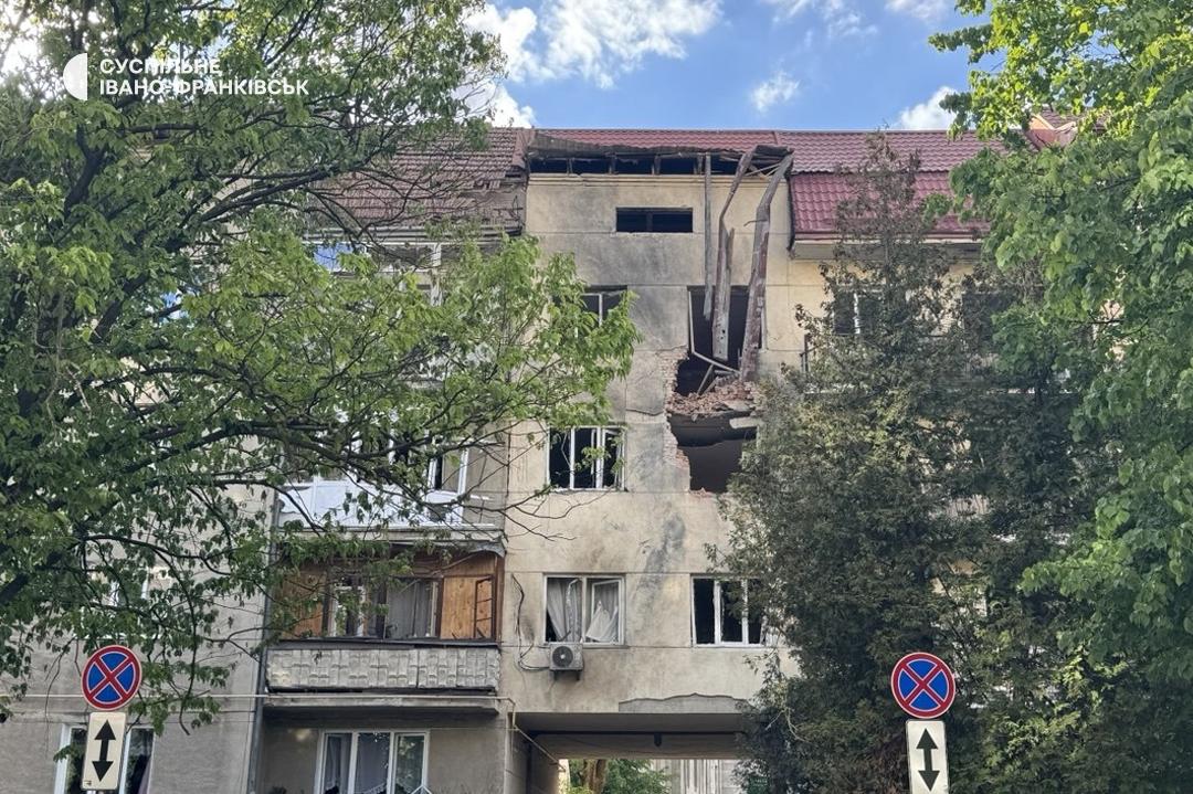 Фото до матеріалу: Нові фото з місця вибуху в Івано-Франківську: хто постраждав і що сталося