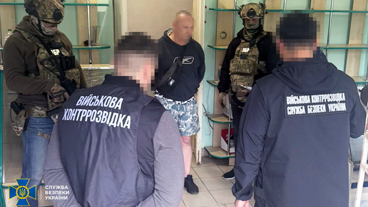 Фото до матеріалу: На Франківщині військовослужбовець намагався організувати масштабний збут «трофейної» зброї — СБУ