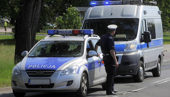 Фото до матеріалу: У Вроцлаві двоє чоловіків напали з ножем на українця під час угоди на автоторгівлі