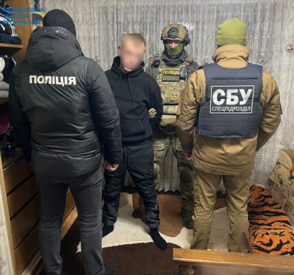 Фото до матеріалу: Браконьєра з 211 рибою затримали на Збручі в Національному заповіднику