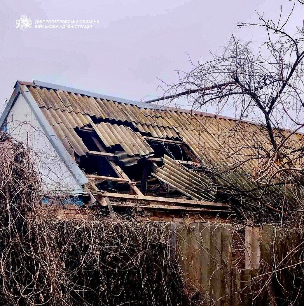 Фото до матеріалу: Понад 20 атак за ніч: на Дніпровщині пошкодили будинки і пожежну частину, збито 16 дронів