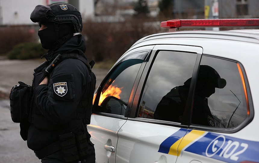 Фото до матеріалу: У Києві невідомий стріляв у бік жінки з дитиною: поліція розшукує підозрюваного