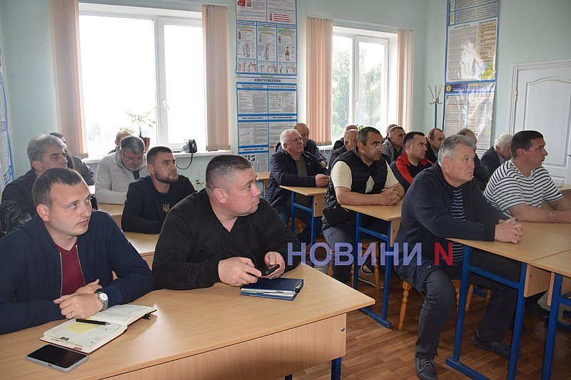 Фото до матеріалу: Водії «Оріон Авто» дізналися про свої права та обов'язки під час зустрічі з інспектором Укртрансбезпеки
