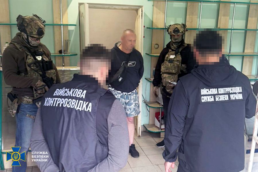 Фото до матеріалу: СБУ та ДБР розкрили схему незаконного збуту зброї на 4 мільйони гривень у Прикарпатті