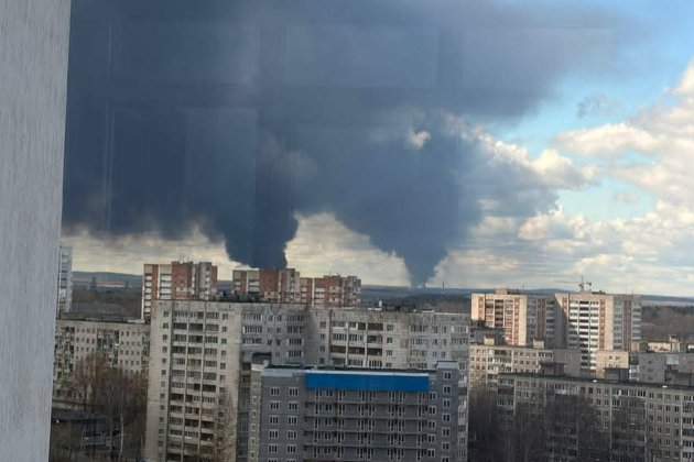 Фото до матеріалу: ЗСУ влучили в нафтопереробний завод у Пермі: Зеленський продалебійні удари