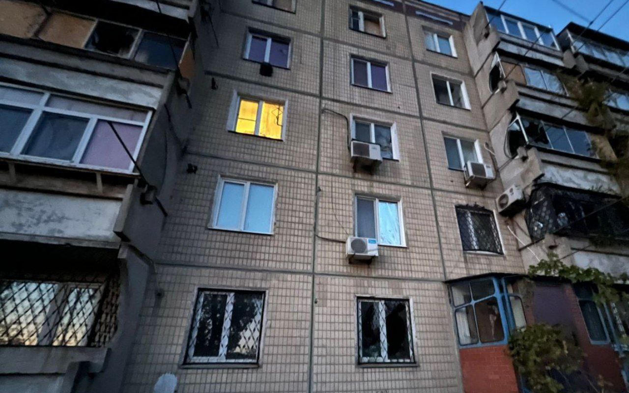 Фото до матеріалу: Російські обстріли пошкодили Нікополь та Кривий Ріг: є руйнування житла та інфраструктури