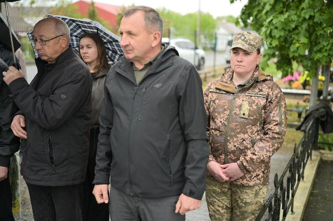 Фото до матеріалу: Пам'ятаємо і перемагаємо: на Камінь-Каширщині вшанували героїв війни
