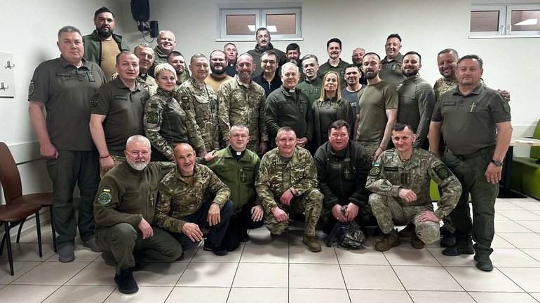 Фото до матеріалу: Капеланські команди ХСП обговорили роботу з військовослужбовцями 30-го корпусу морської піхоти