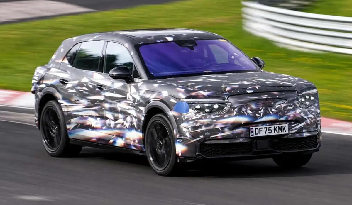 Фото до матеріалу: Електричний Bentley зафіксовано на Нюрбургринзі: новини про запуск преміального авто