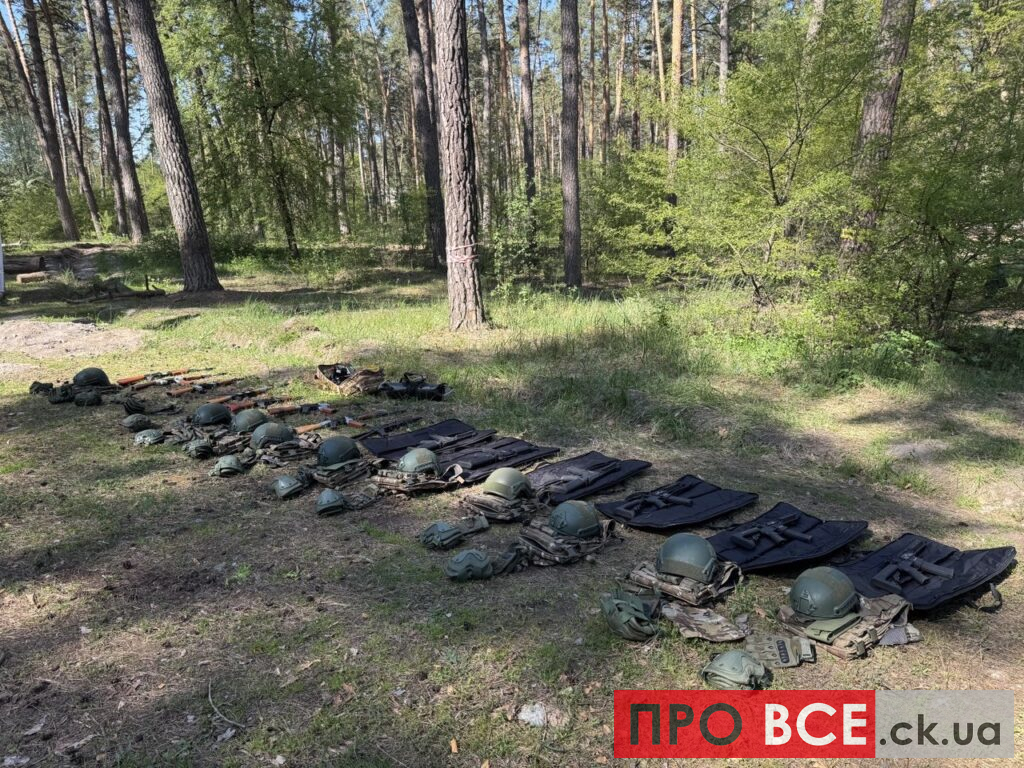 Фото до матеріалу: Студенти Черкас пройшли випробування на витривалість: дрони, вибухи та спека