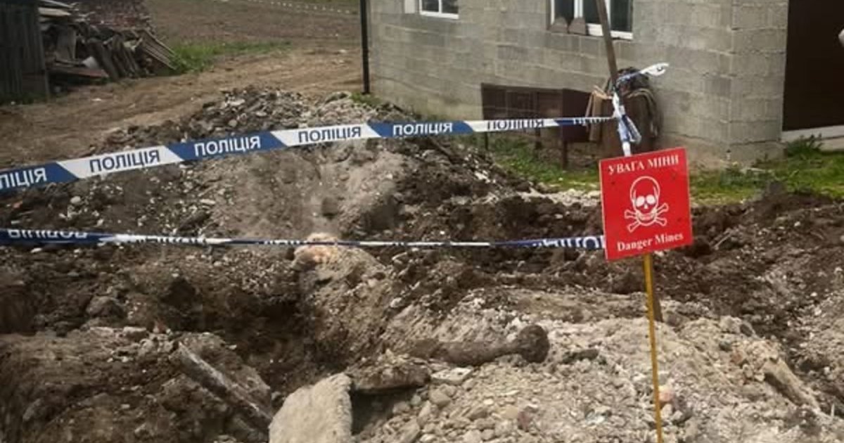 Фото до матеріалу: На Львівщині під час будівництва знайшли мінометну міну часів Другої світової війни