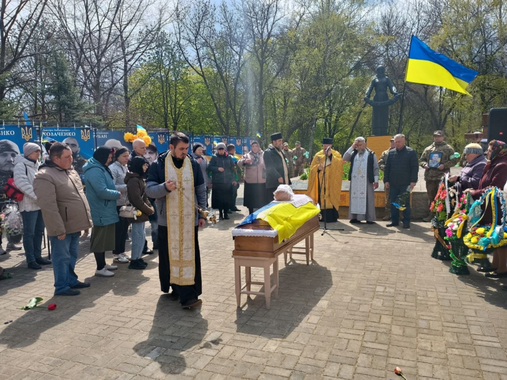 Фото до матеріалу: У Черкасах попрощалися із захисником, якого вважали безвісти зниклим