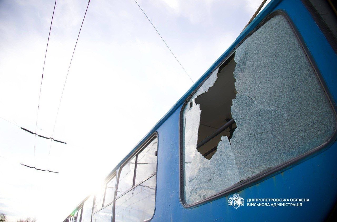 Фото до матеріалу: Росіяни вночі атакували Україну ракетою та 172 дронами: руйнування в Чернігові, Дніпрі та Сумах