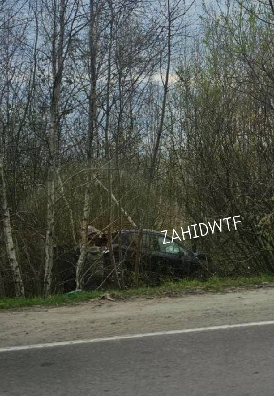Фото до матеріалу: Аварія на об'їзній Львова: автомобіль злетів з дороги поруч з Трансервісом