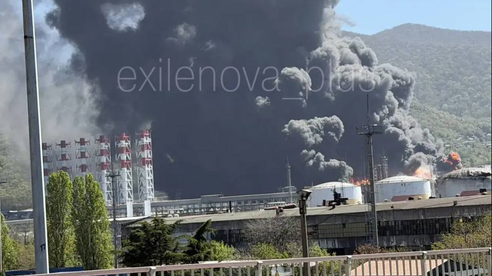 Фото до матеріалу: Вогонь на російському нафтопереробному заводі у Туапсе: евакуація та надзвичайний стан