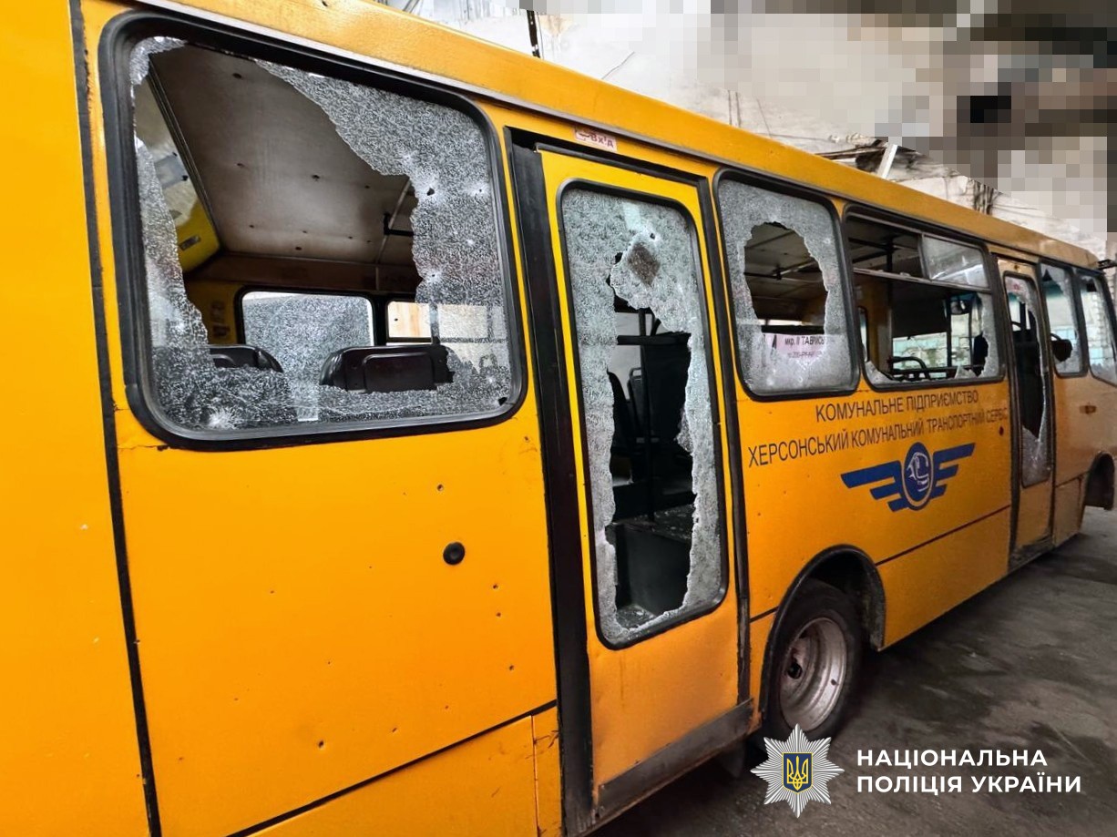 Фото до матеріалу: Ворожі удари по Херсонщині: загинули 7, поранені 37, пошкоджені десятки об'єктів