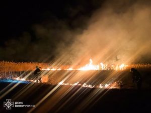 Фото до матеріалу: Рятувальники ліквідували 19 пожеж на Вінниччині: займання атракціону у Вінниці та інциденти у селах