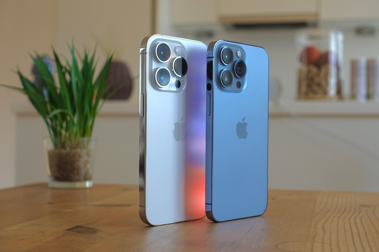 Фото до матеріалу: Apple готує складаний смартфон iPhone Ultra: що відомо
