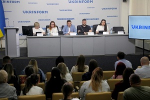 Фото до матеріалу: У Києві відкриють виставку «Історія одного прапора» до річниці загибелі героя Дениса Антіпова