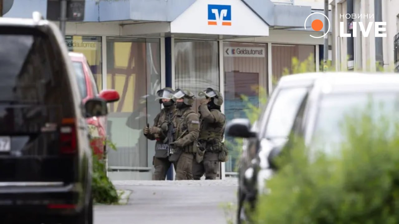 Фото до матеріалу: Збройне пограбування банку в Німеччині: нападник втік, заручники живі