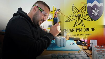 Фото до матеріалу: Вчителька з Калущини та учні створюють дрони для ЗСУ: історія шкільної STEM-лабораторії