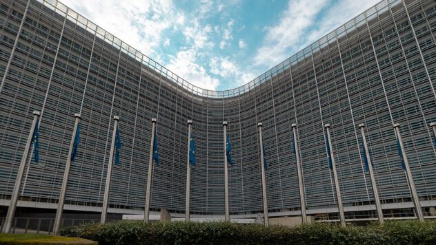 Фото до матеріалу: ЄС не евакуюватиме дипломатів з Києва попри погрози РФ 9 травня