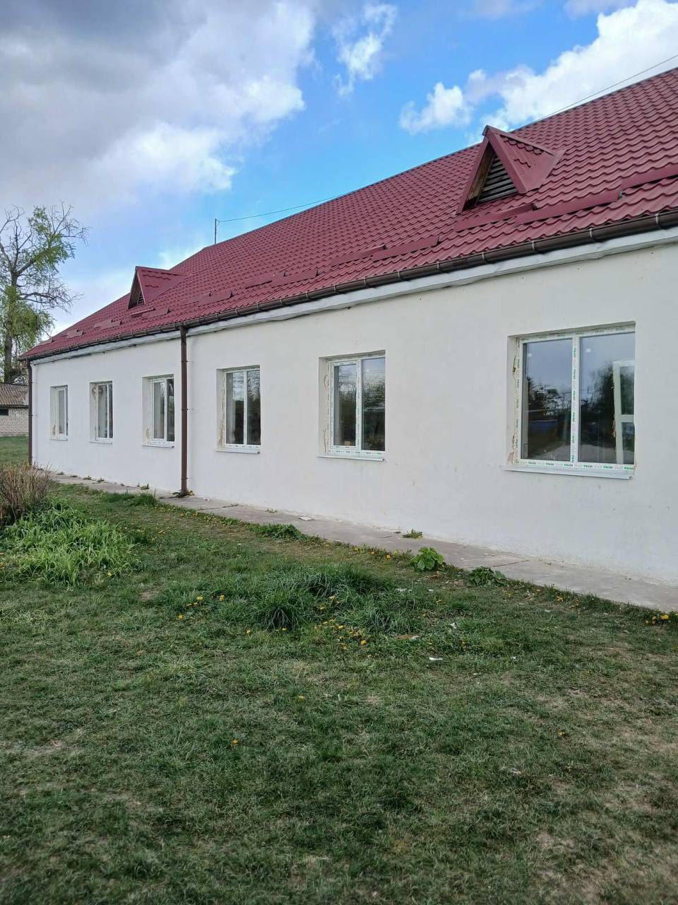 Фото до матеріалу: У Могилянівському ліцеї замінили вікна та двері за 199 тисяч гривень
