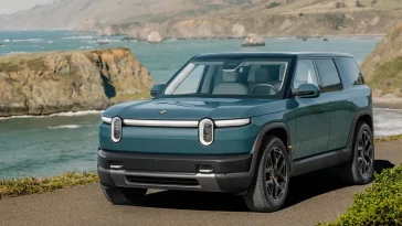 Фото до матеріалу: Перші власники Rivian R2 отримали безкоштовний пакет з довічним автопілотом