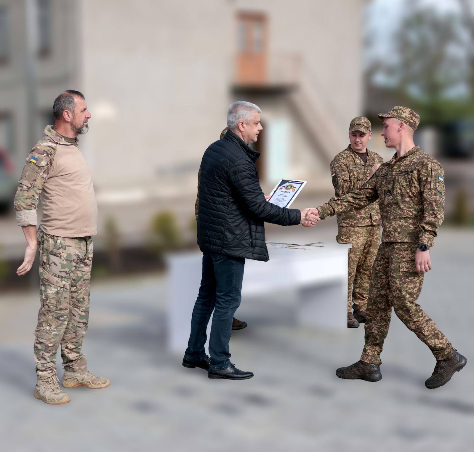 Фото до матеріалу: Нацгвардійці Тисменицької громади нагородили за виховання патріотизму